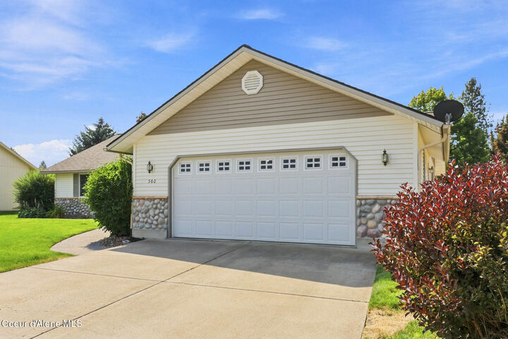 Property Photo: 560 E Bunker Ave ID 83854