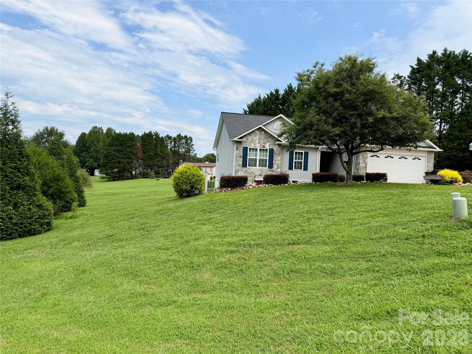 Property Photo: 38 A Avenue NC 28681