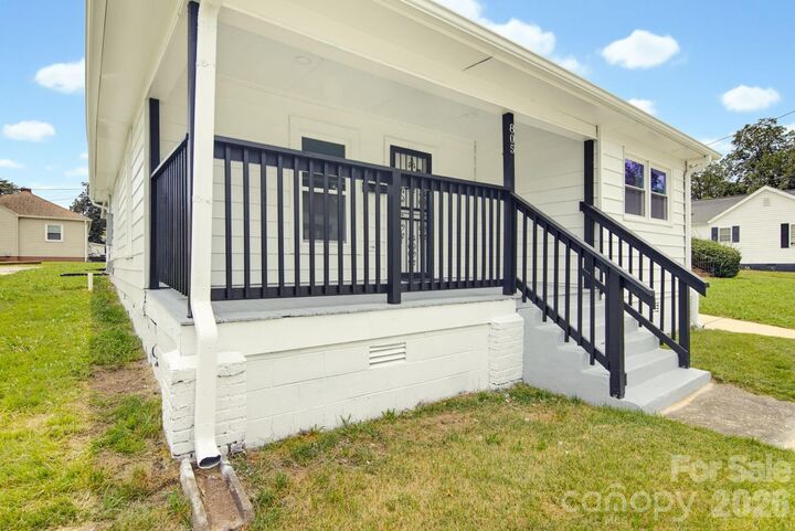 Property Photo: 805 W Horah Street NC 28144