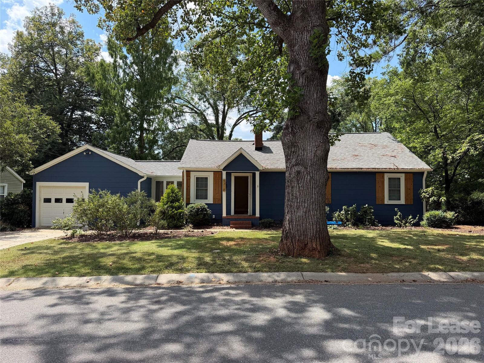 Property Photo:  4318 Raney Way  NC 28205 