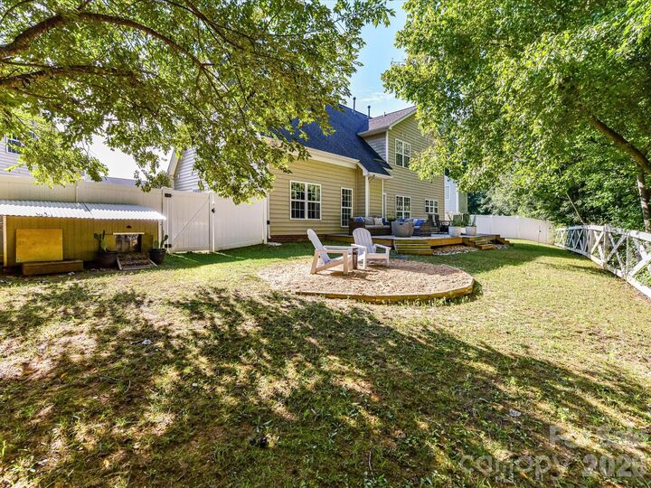 Property Photo: 150 W Cavendish Drive NC 28115