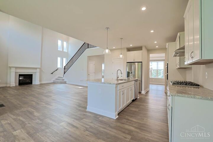 Property Photo:  9817 Cross Meadow Drive  OH 45040 