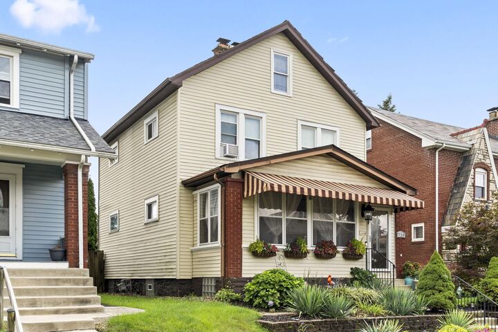 Property Photo:  729 Thurman Avenue  OH 43206 