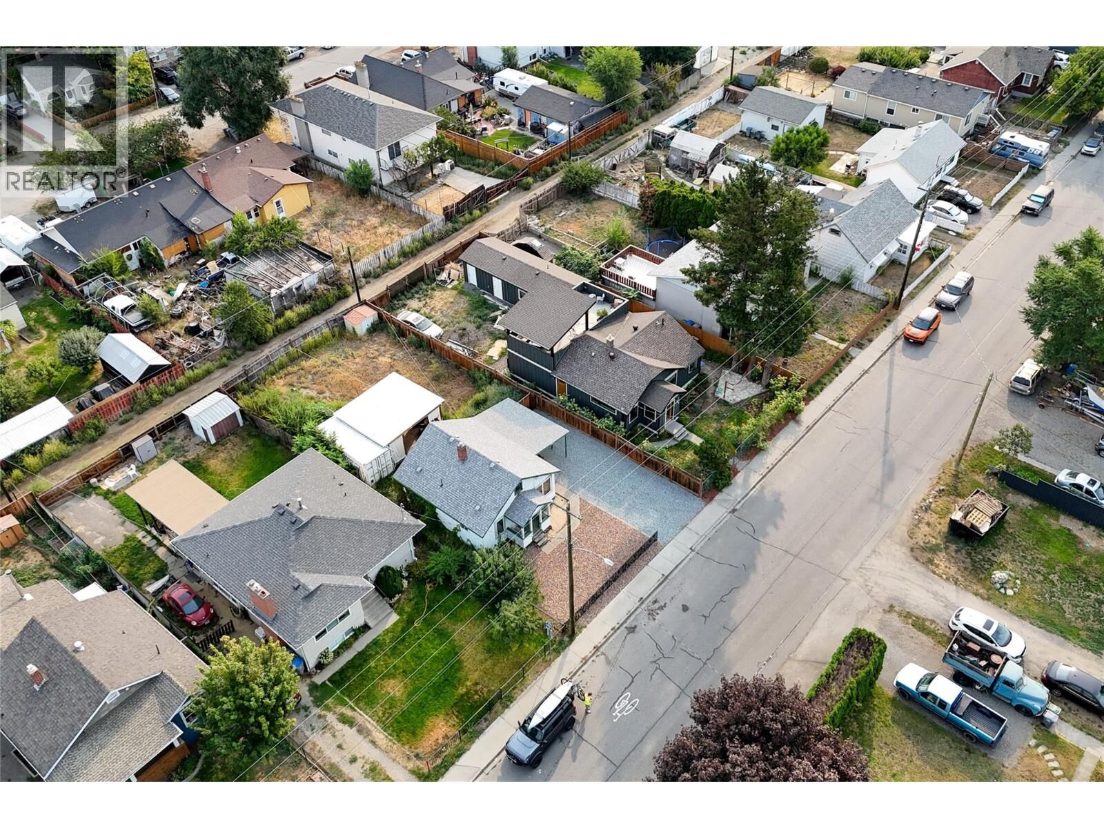 Property Photo:  364 Royal Avenue  BC V2B 3P5 