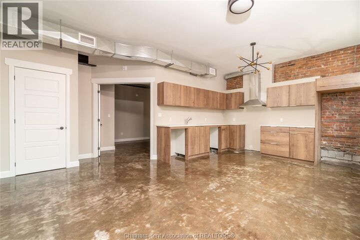 Property Photo:  140 King Street West 201  ON N7M 1E3 