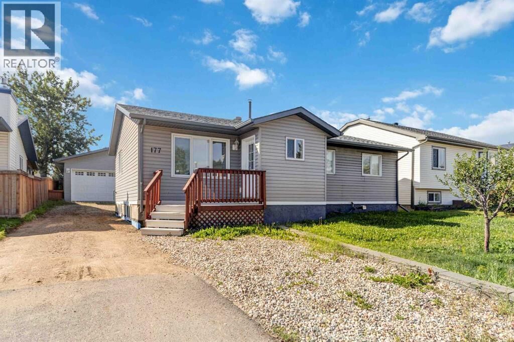 Property Photo:  177 Leigh Crescent  AB T9K 1K2 