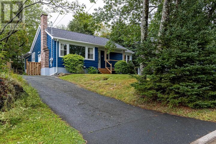 62 Douglas Crescent — photo 1