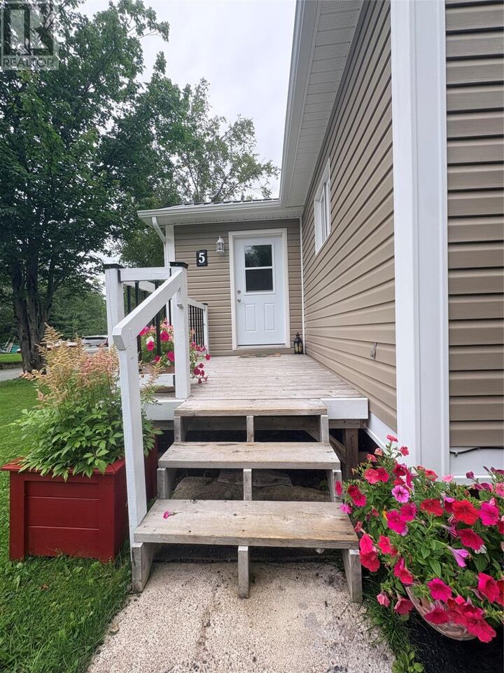 Property Photo:  5 Seaview Lane  NL A0G 1L0 