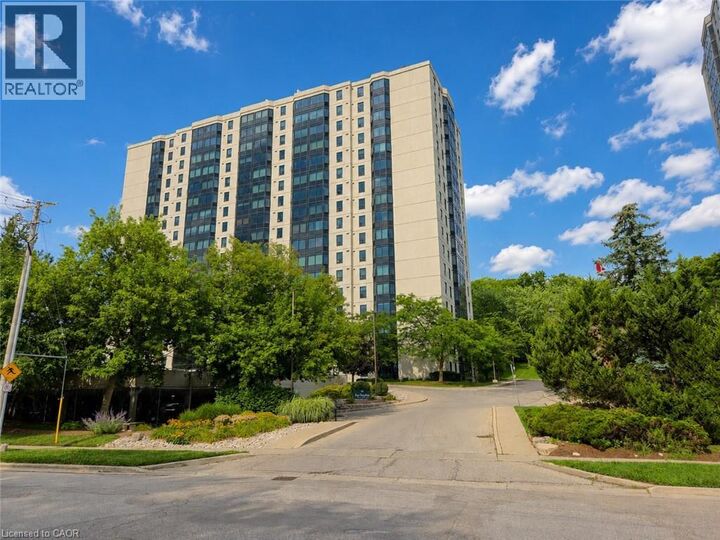 Property Photo: 35 Green Valley Drive 1511 ON N2P 2A5