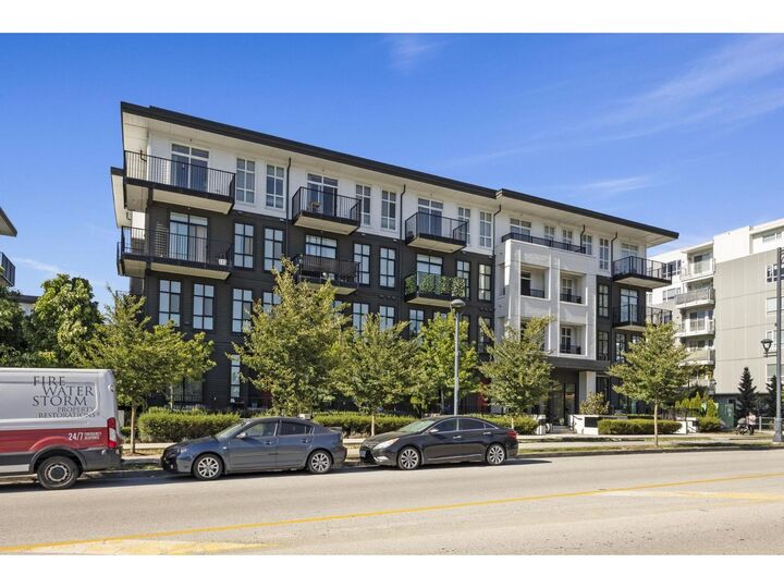 Property Photo: 13933 105 Boulevard 117 BC V3T 0R6