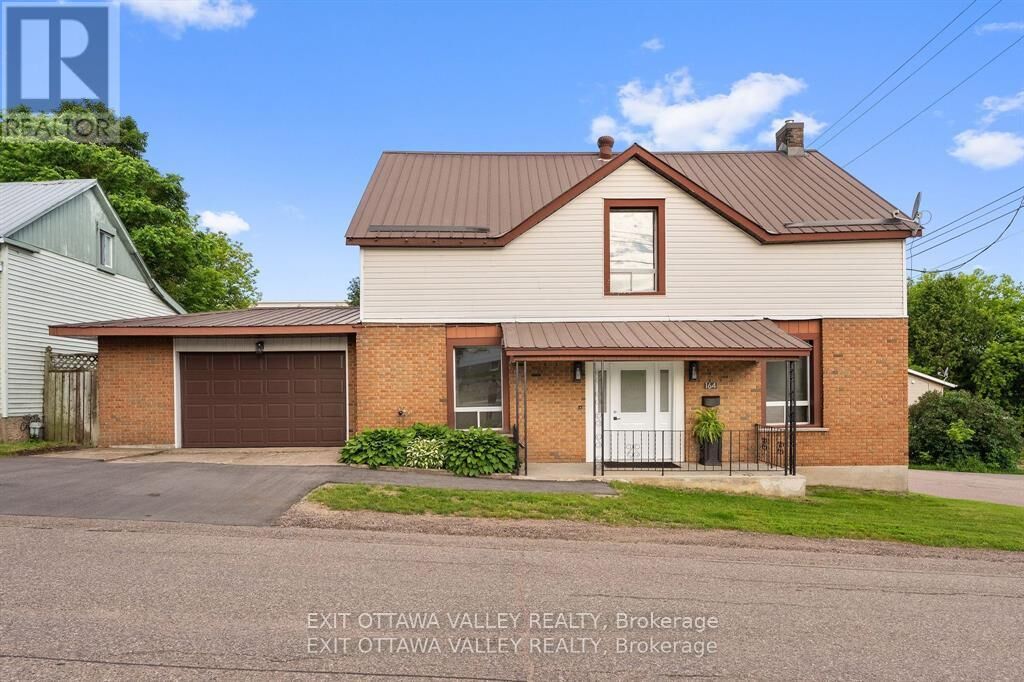 Property Photo: 164 Maple Avenue ON K8A 1L2