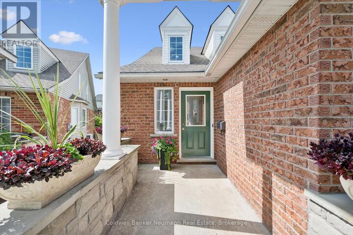 Property Photo:  17 Somerset Glen  ON N1G 5G1 