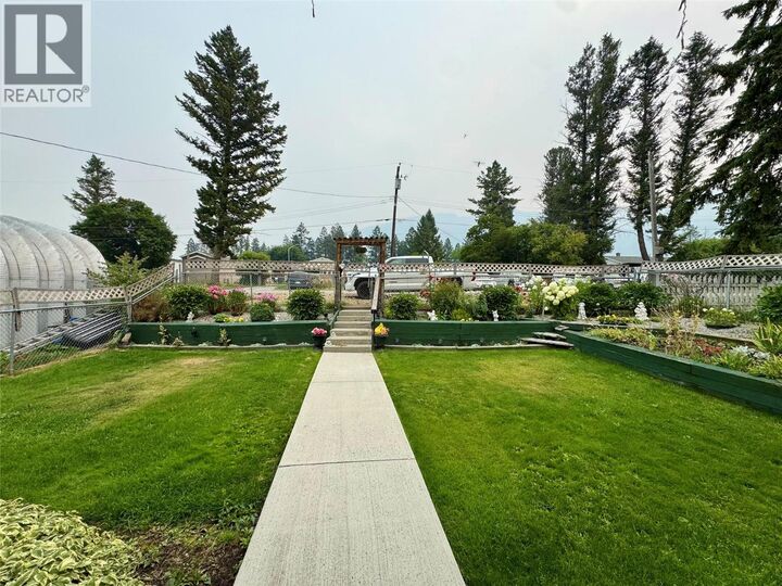 Property Photo: 4784 Selkirk Avenue BC V0A 1E0