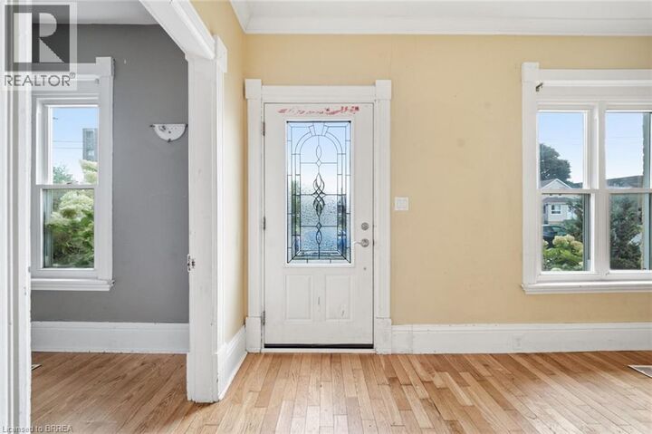 Property Photo: 82 St. George Street ON N3R 1V4