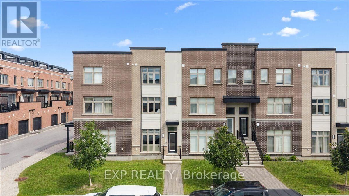 Property Photo:  912 Moses Tennisco Street  ON K1K 4Z8 