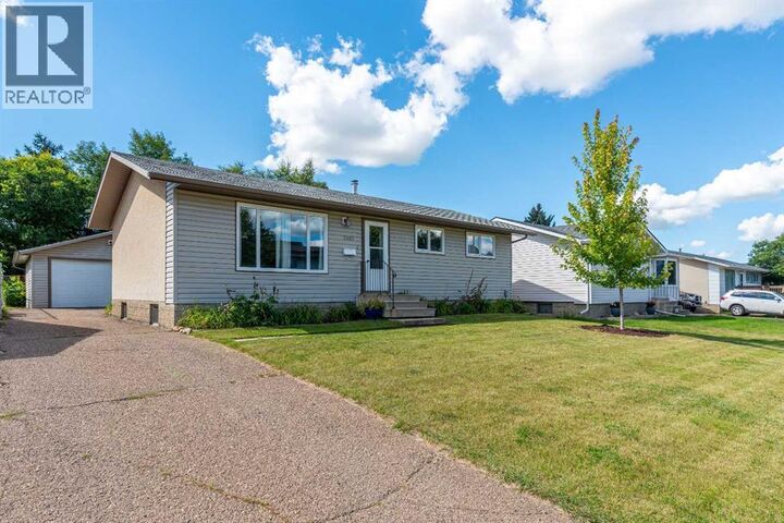 Property Photo: 3408 52 Avenue AB T9V 1H6