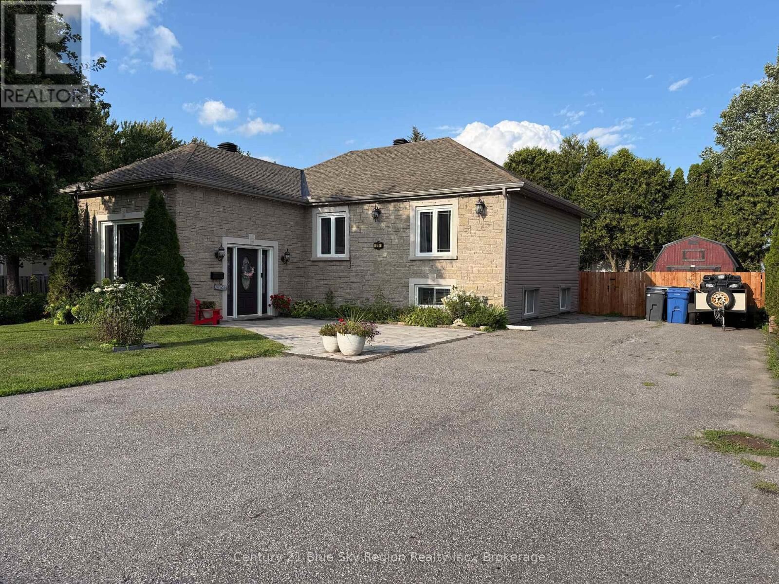 Property Photo: 116 Campbell Avenue ON P1A 1V9