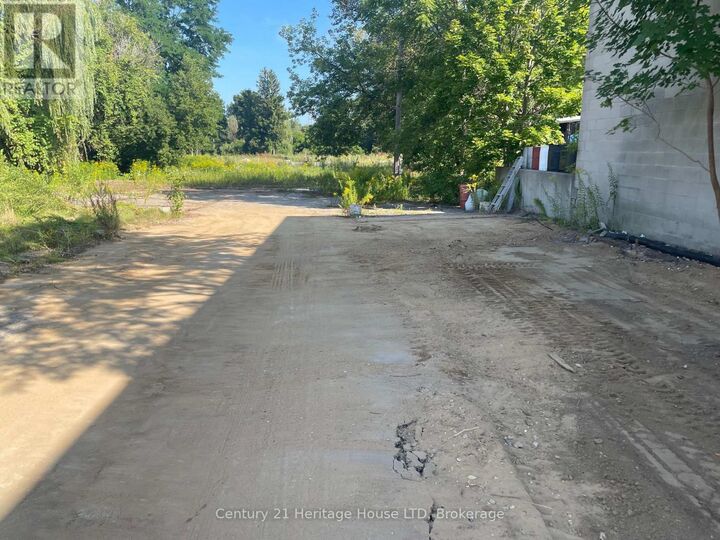 Photo de la propriété:  335 Queensway W South  ON N3Y 2M9 