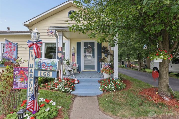Property Photo:  166 New Hampshire Avenue  OH 43140 