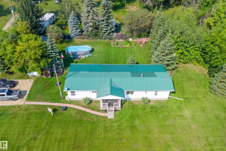 Property Photo: 254054 Twp Road 460 AB T9A 1W8
