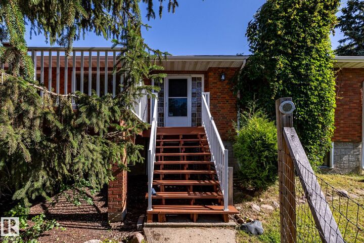 Property Photo: 22051 Twp Road 530 86 AB T8E 2C4