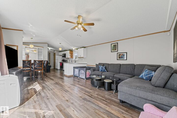 Property Photo:  89 Springfield Crescent  AB T7X 3H9 