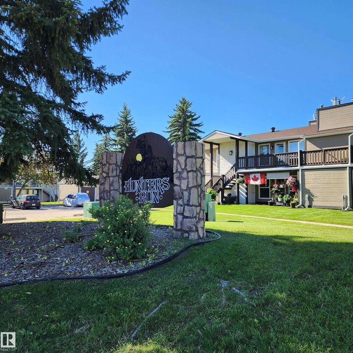 Property Photo: 1102 Saddleback Road NW AB T6J 4Z4