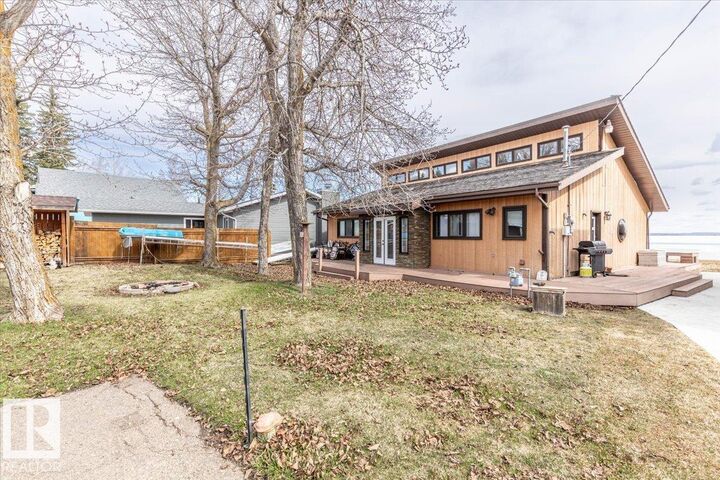 35 Lakeshore Dr — photo 1