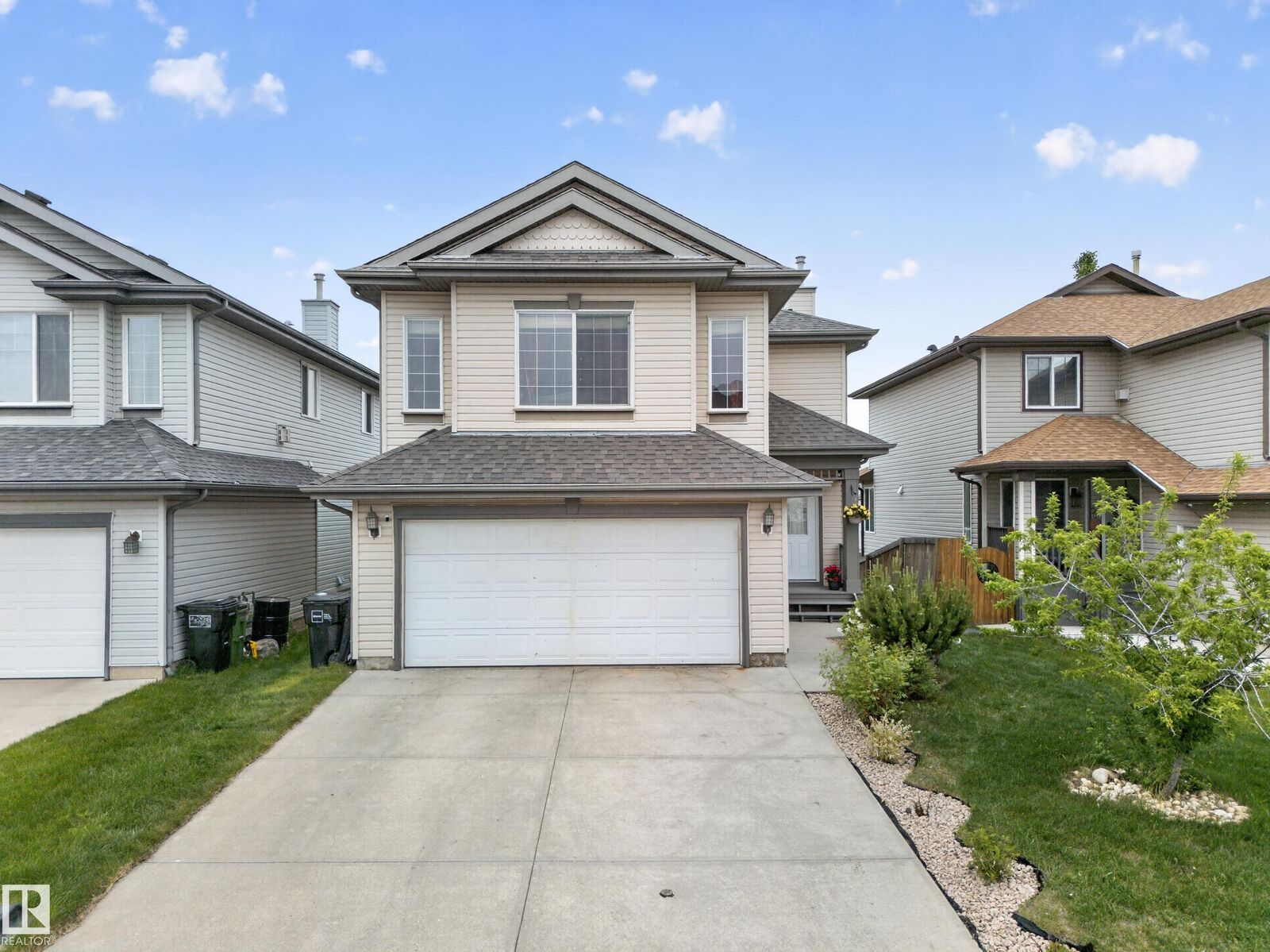 Property Photo: 2518 33A Avenue NW AB T6T 1Z4