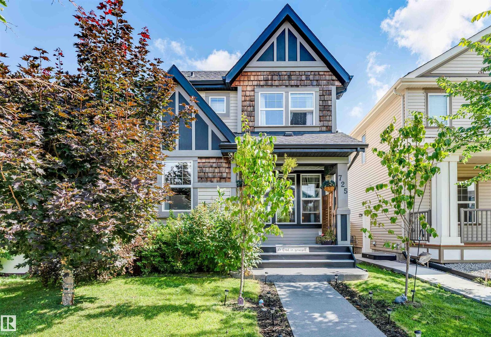 Property Photo:  725 Secord Boulevard NW  AB T5T 7A8 