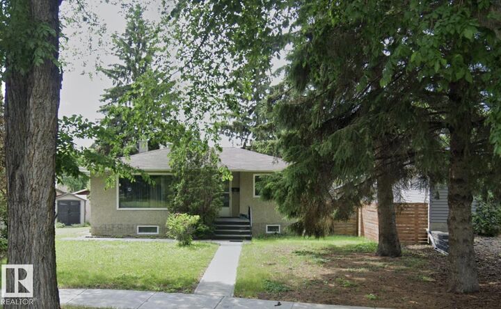 Property Photo:  9004 88 Street NW  AB T6C 3J6 