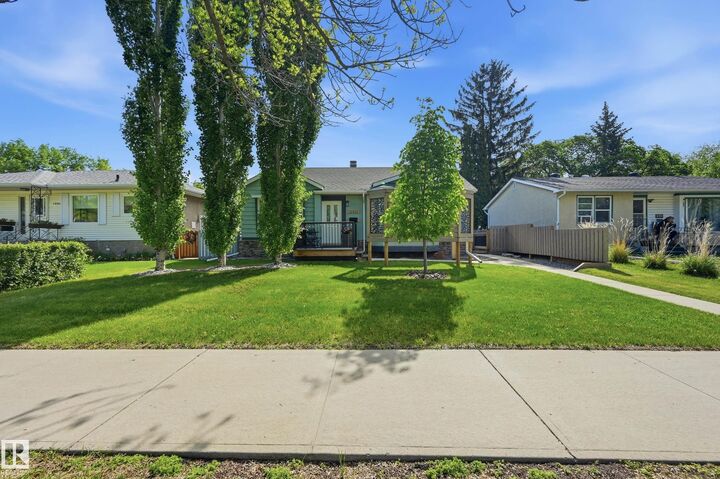 Property Photo:  10935 127 Street NW  AB T5M 0S8 
