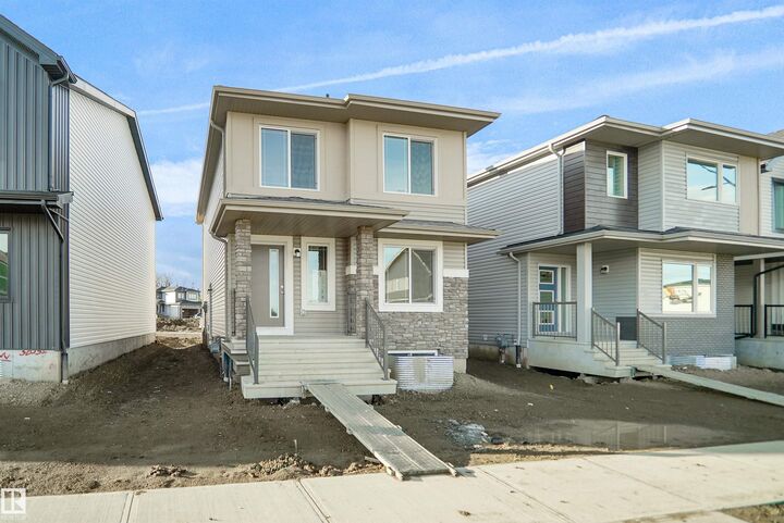251 Falcon Crescent — photo 1
