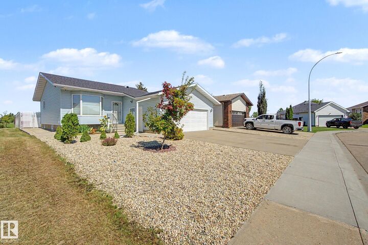 Property Photo:  5410 51 Avenue  AB T0B 0S0 