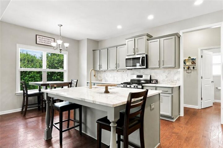 Property Photo:  232 South Village Square  GA 30115 