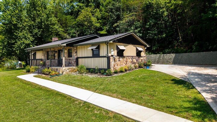 Property Photo: 9815 E Brainerd Road TN 37363