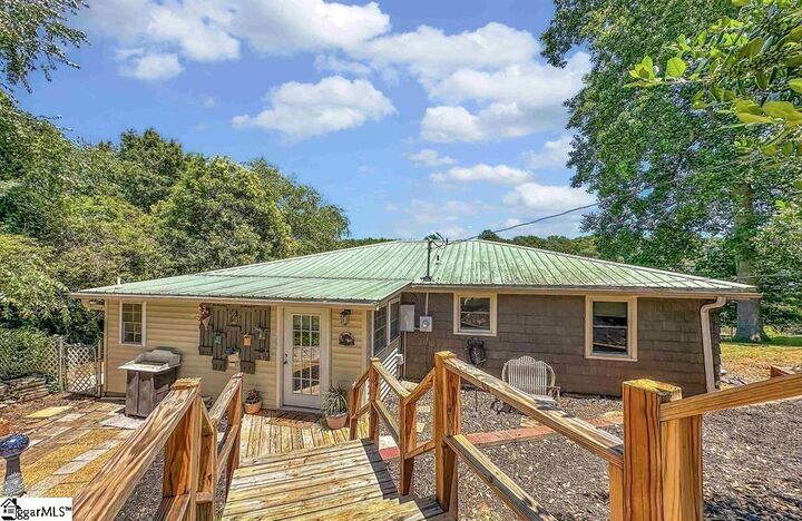 Property Photo:  501 McFalls Circle  SC 29621 