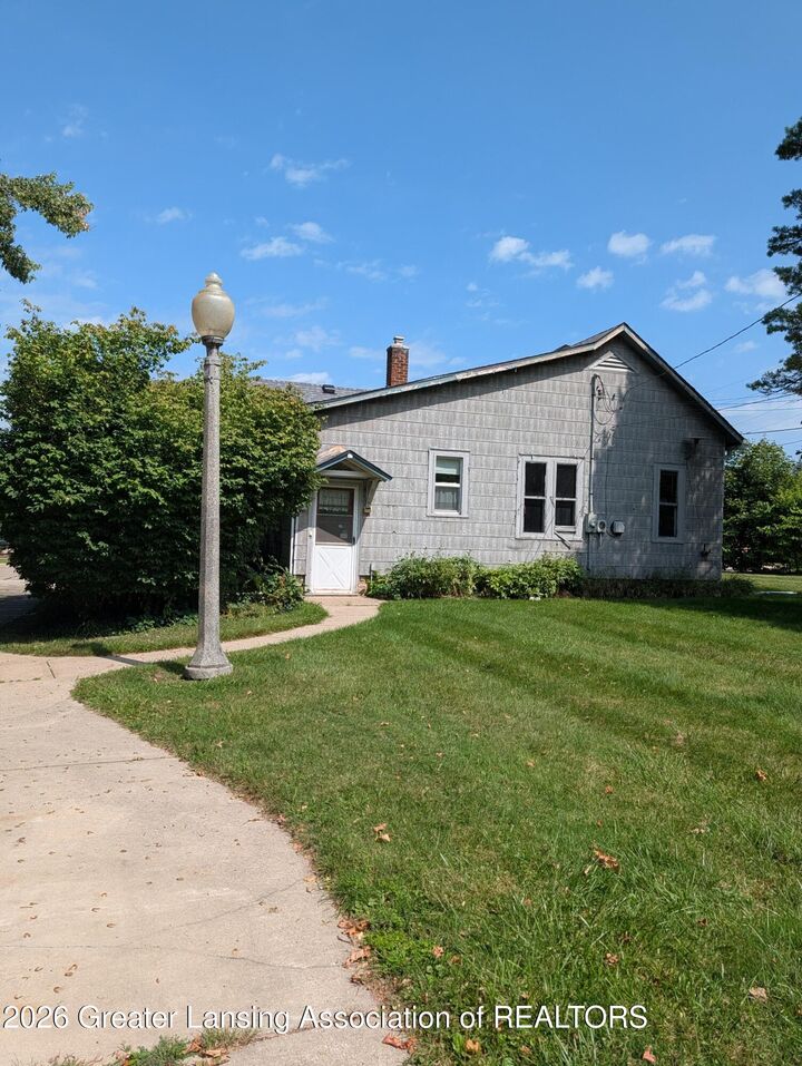 Property Photo: 123 W Middle Street MI 48895