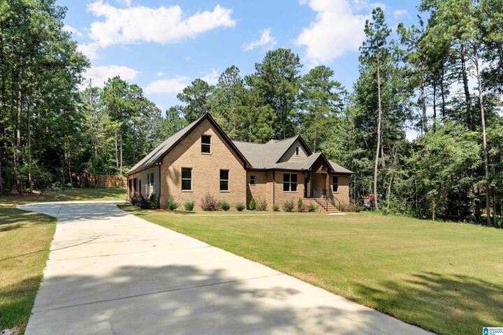 Property Photo: 435 Eagle Pointe Drive AL 35128