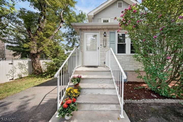 Property Photo: 926 N Washington Ave NJ 08812