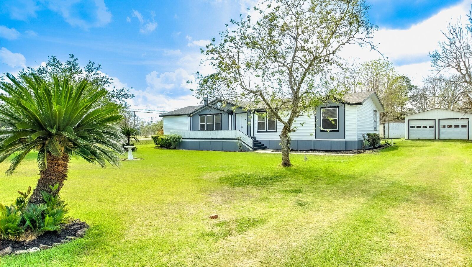 Property Photo:  2516 Loch Lomond Street  TX 77562 