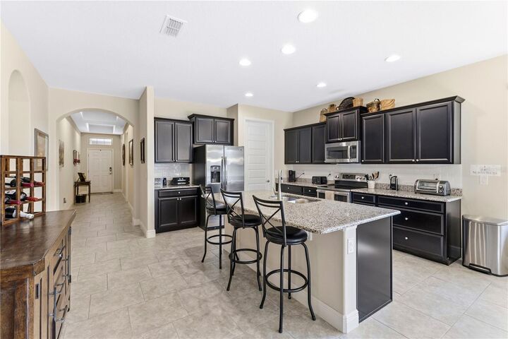 Property Photo: 8711 Eden Cove Drive FL 34787