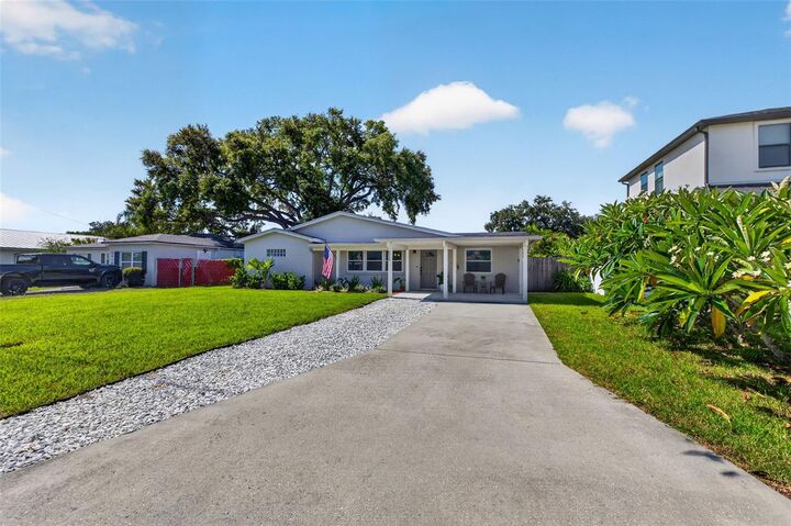 Property Photo:  2920 W Pearl Avenue  FL 33611 