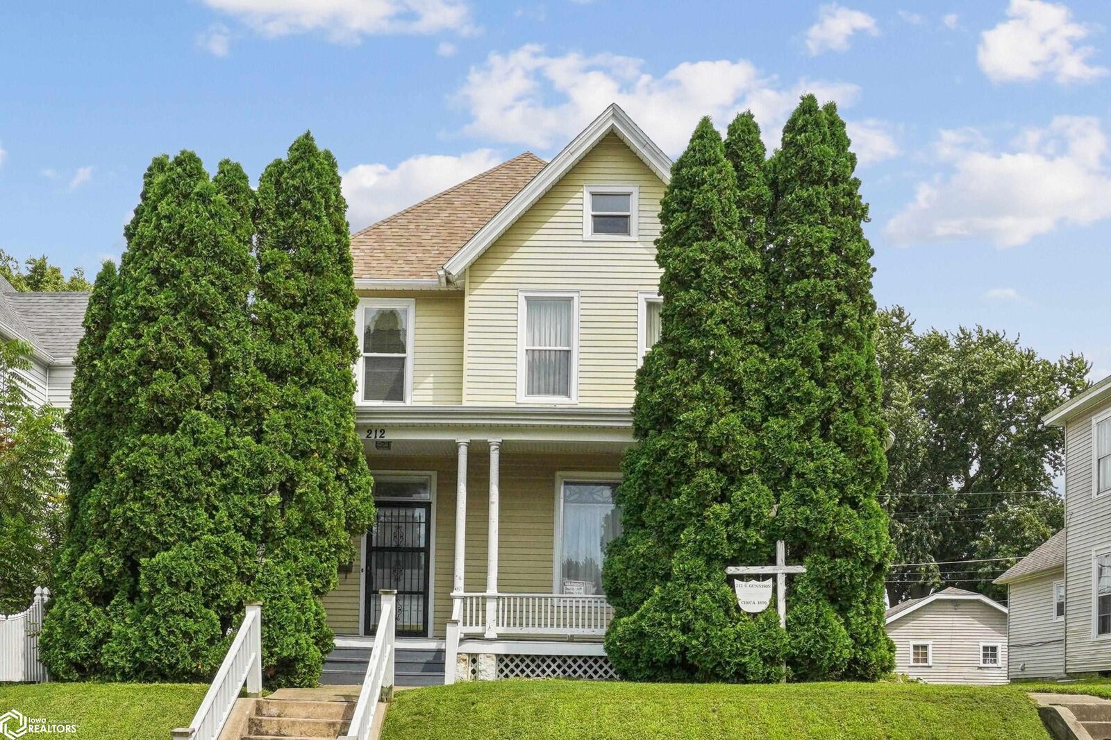 Property Photo:  212 S Gunnison Street  IA 52601 