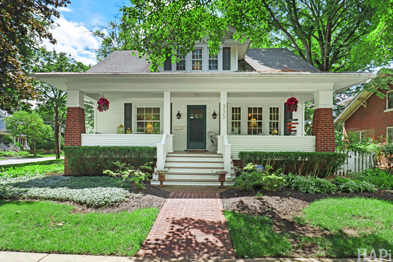 Property Photo: 335 E Liberty Street IL 60010