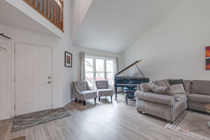 Property Photo: 212 Willow Parkway IL 60089