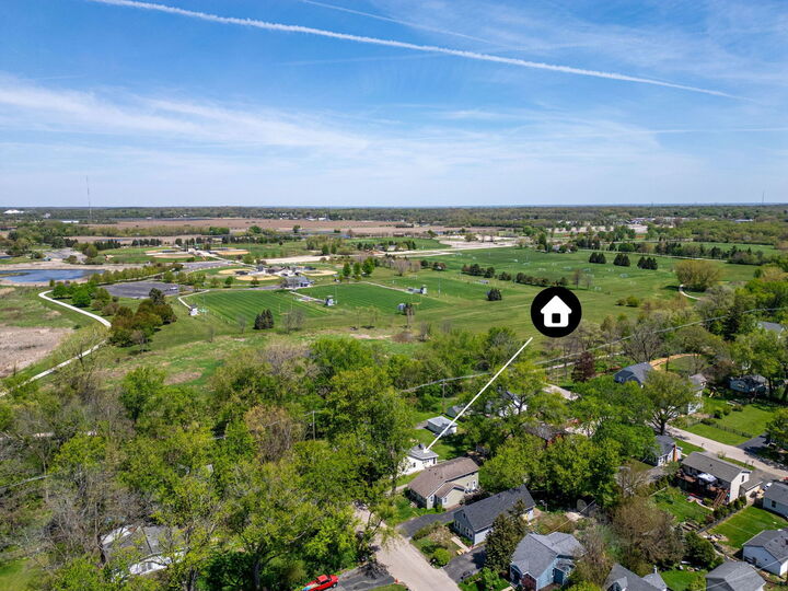 Property Photo:  105 Edgewood Avenue  IL 60014 