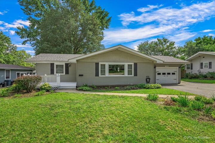 Property Photo:  326 Farview Drive  IL 60542 