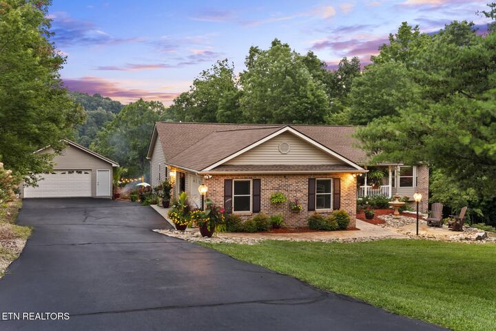 Property Photo: 1014 Sunset Ridge Drive TN 38571