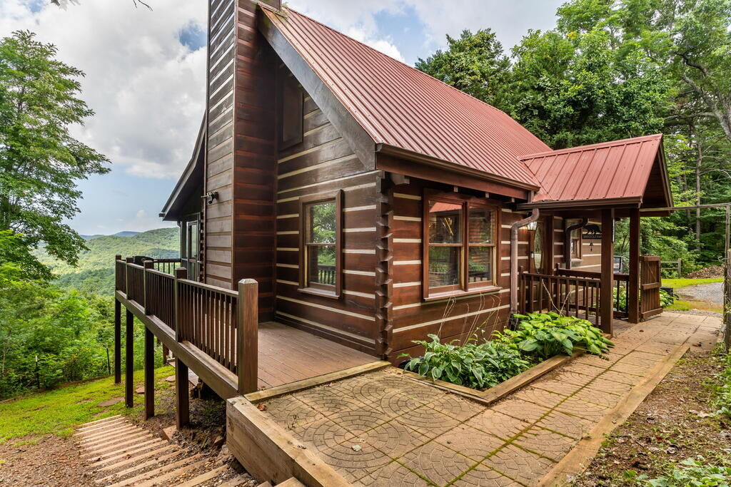 Property Photo: 11 Amy Creek GA 30540